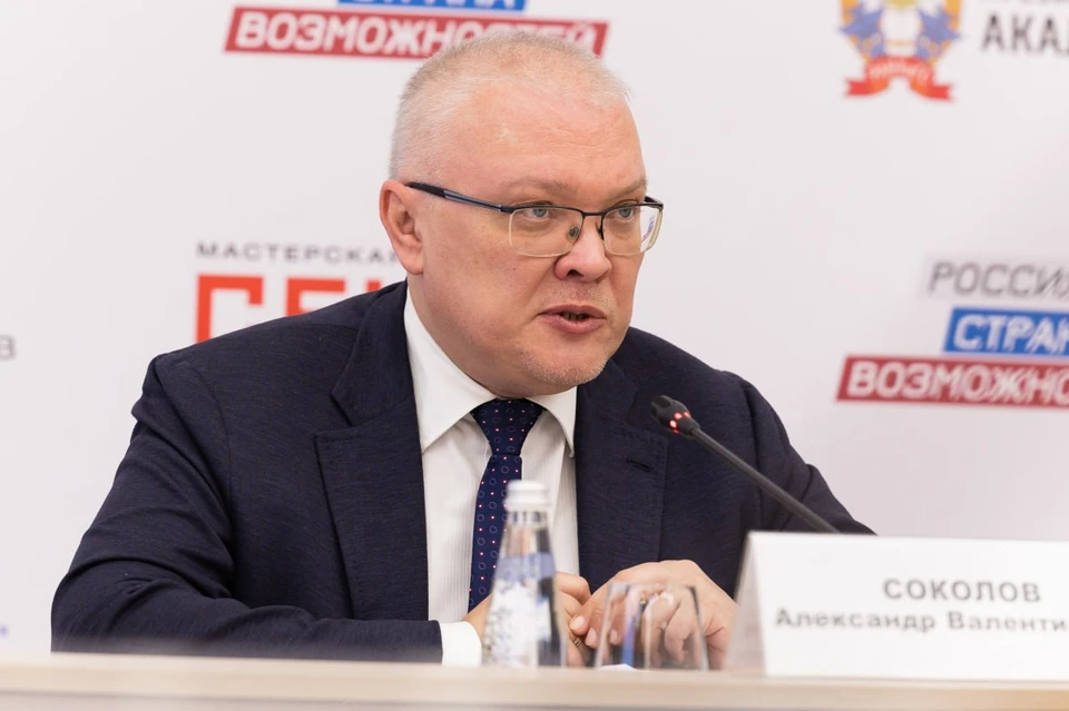 Соколов заверил, что ответит на все вопросы, в том числе и на те, которые не прозвучат в прямом эфире. Фото: пресс-служба правительства Кировской области