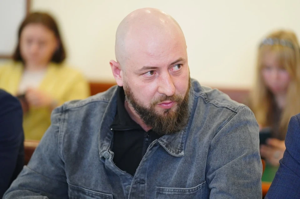 Председатель «Кузбасского союза ветеранов СВО» Алексей Савин помогает вернувшимся участникам адаптироваться к мирной жизни.