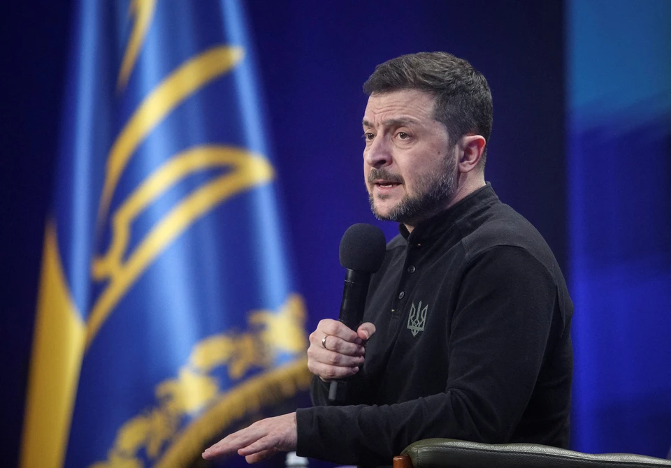 Подполковник Дэвис заметил, что Европа пытается выставить Зеленского героем