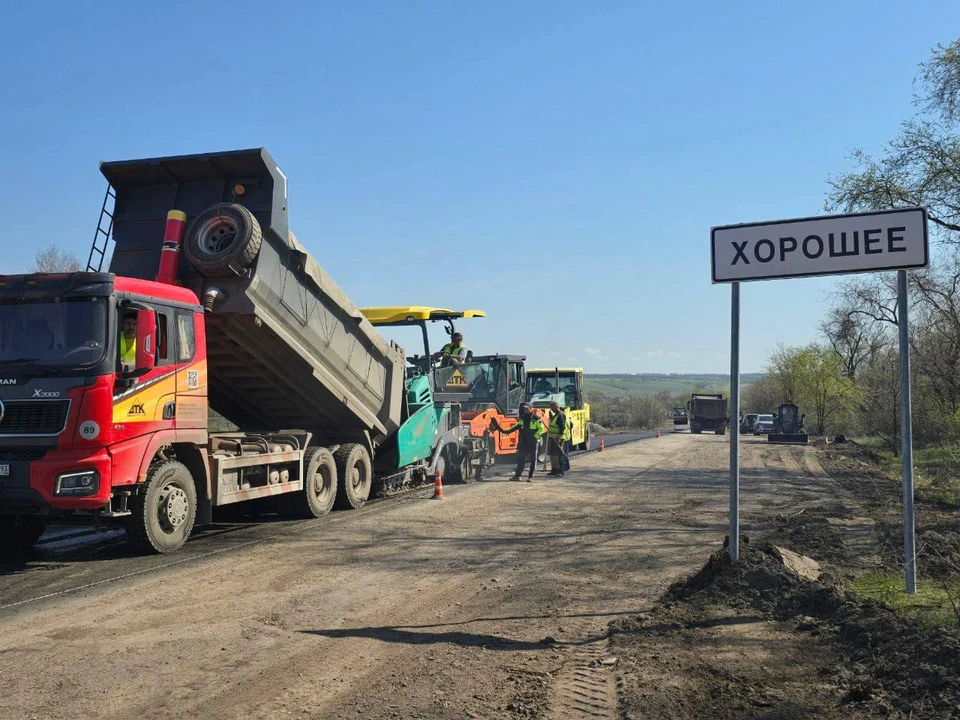 Специалисты ремонтируют 19 км дороги «Фрунзе - Красный Луч». ФОТО: ТГ-канал Альберта Апшева