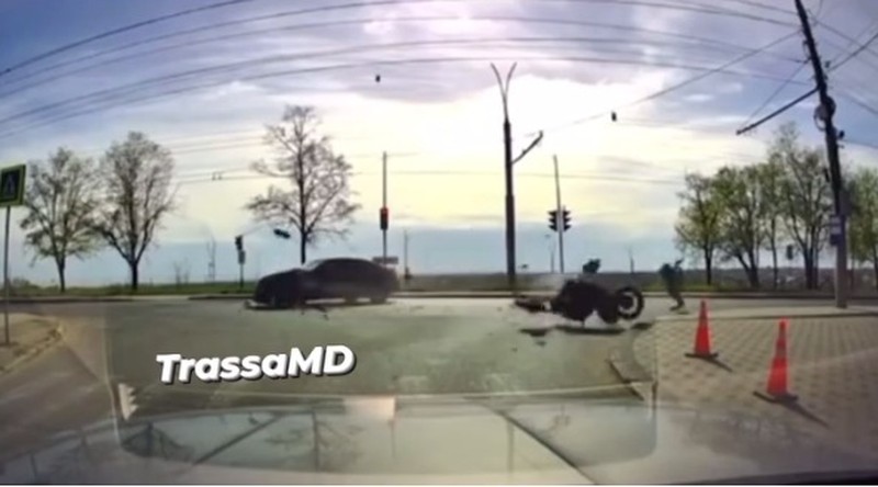 Момент ДТП попал на камеры. Фото: скриншот видео