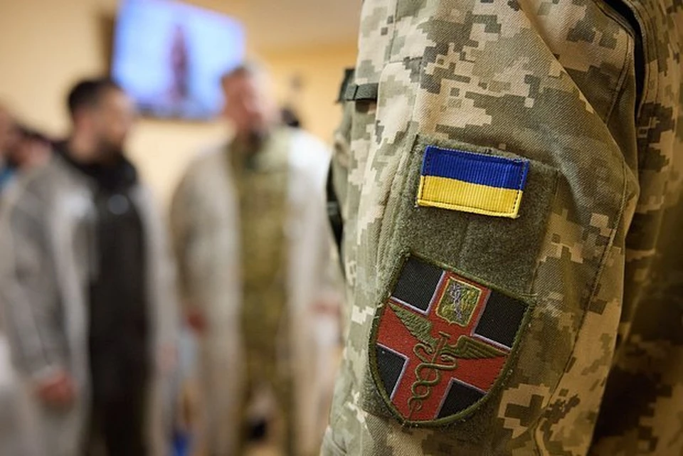 Пьяный украинский военный открыл стрельбу из автомата во дворе