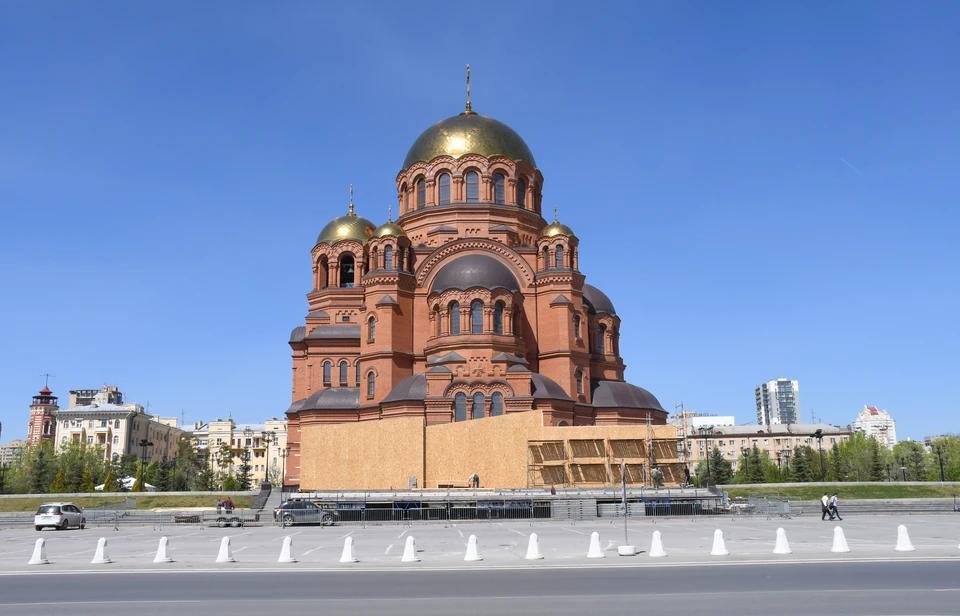 Трибуны собирают на главной площади