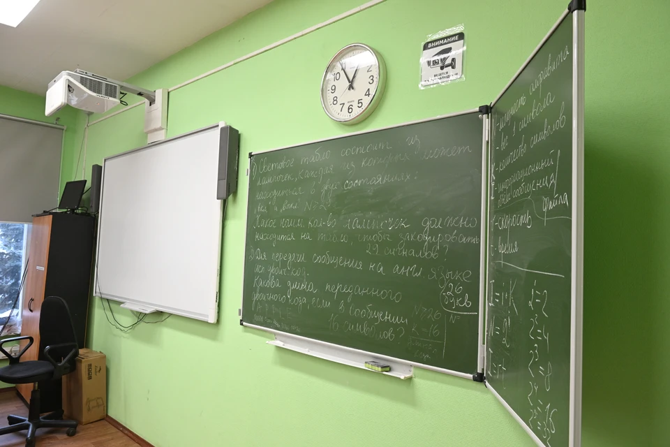 В настоящее время в образовательном учреждении работают полицейские