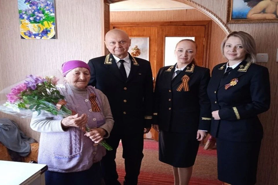 Херсонский областной суд поздравил ветеранов войны с 80-летием Победы. Фото: Херсонский областной суд