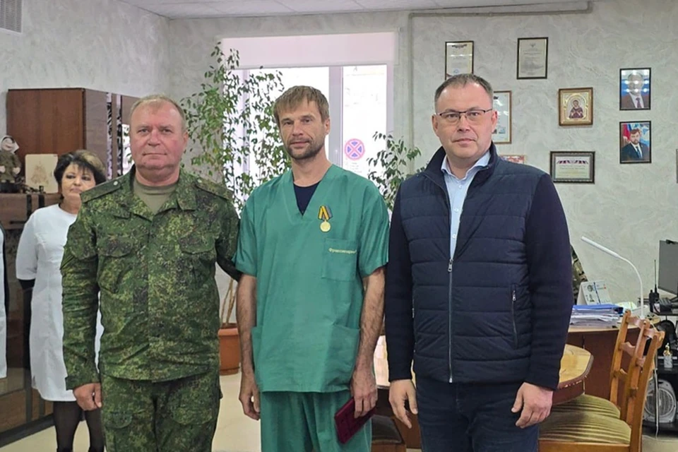 Губернатор Кузбасса посетил одну из больниц в Горловке. Фото: ТГ/Приходько