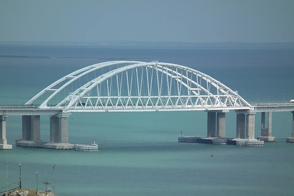 Крымский мост временно перекрыли для автомобилей 29 апреля
