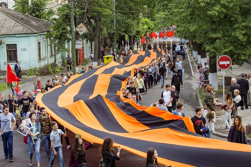 Участники акции «Бессмертный полк» в Кишиневе, 9 мая 2018 года. Фото: Мирослав Ротарь / РИА Новости