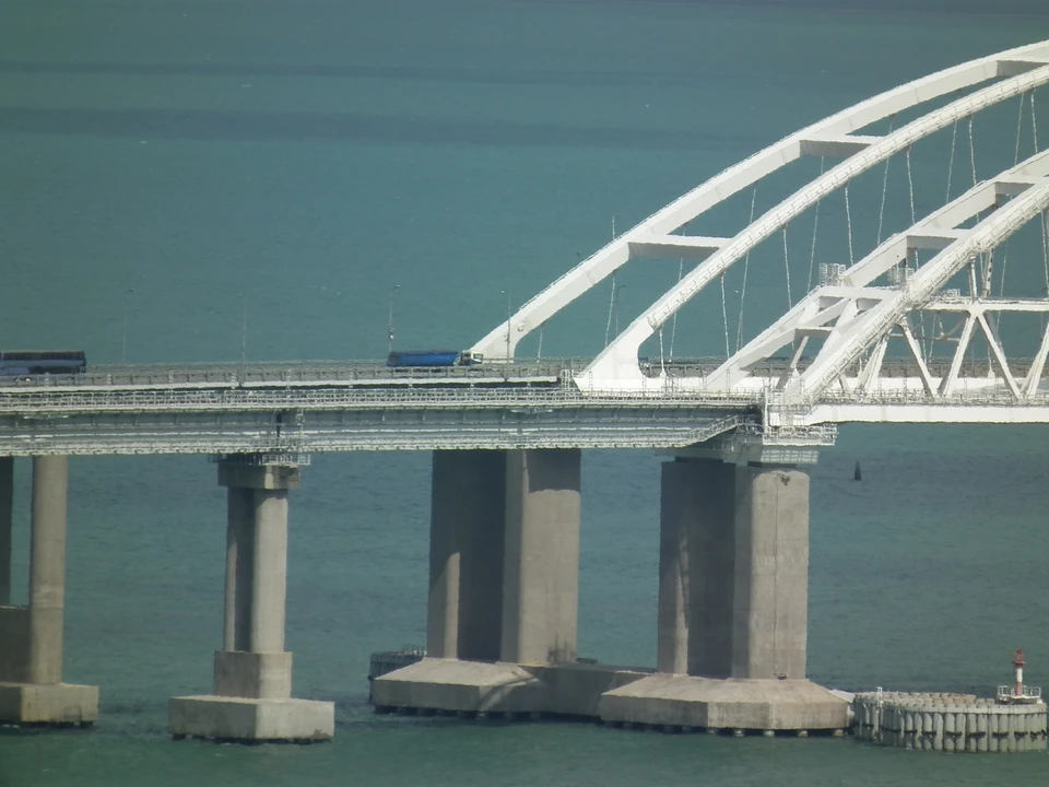 Перед Крымским мостом появилась очередь со стороны Кубани 30 апреля