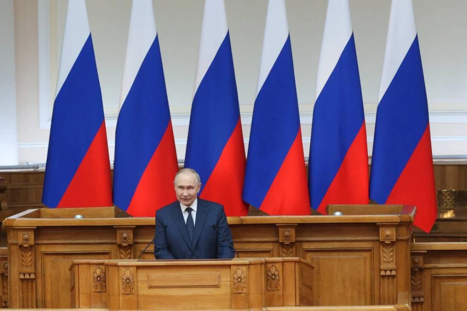 Президент поздравил участников встречи с прошедшим Днем парламентаризма.