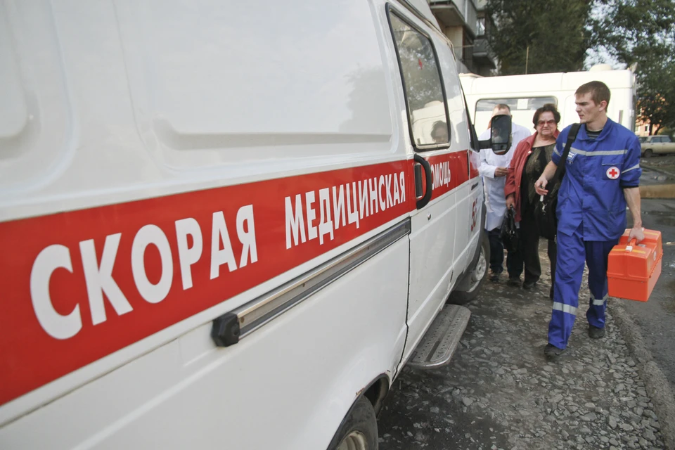 В Димитровграде неизвестного мужчину обнаружили под окнами МКД