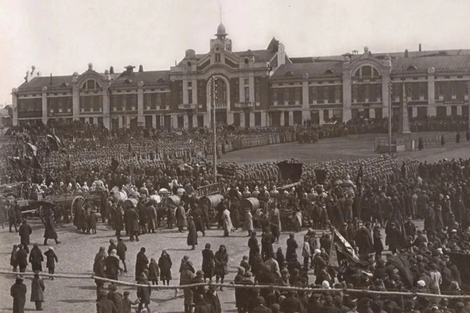 Демонстрация на базарной площади. 1933 год. Фото: Музей города Новосибирска