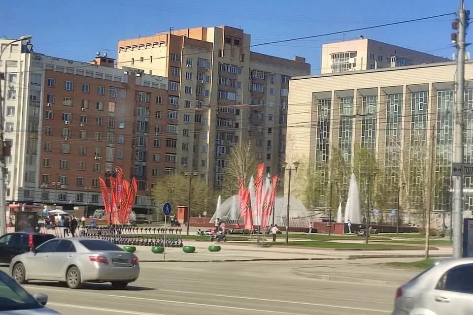 У ГПНТБ заработал фонтан.