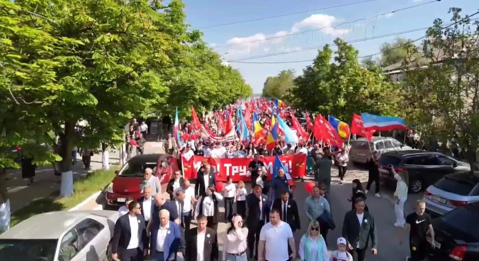 В Комрате прошёл грандиозный праздничный парад ко Дню труда