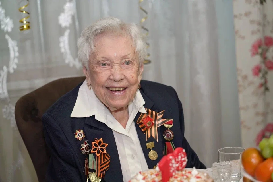 Нижегородский губернатор поделился воспоминаниями 100-летнего ветерана. Фото: телеграм-канал Глеба Никитина.