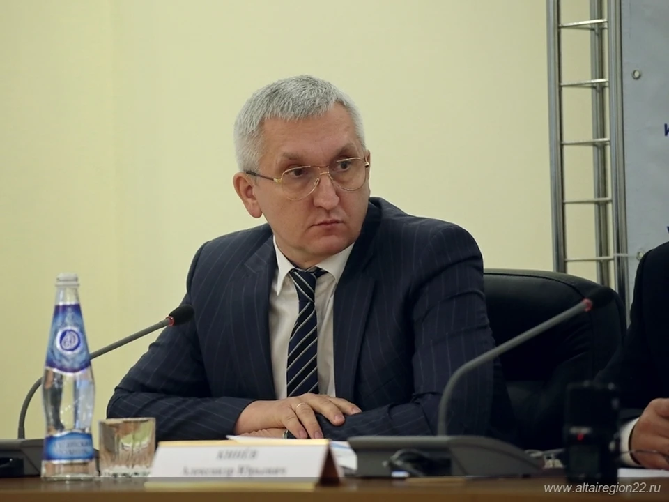 Встречу с представителями Казахстана провёл замгубернатора Алтайского края Виталий Снесарь