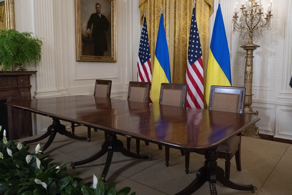 Гагин: Сделка по недрам легализует военную помощь США Украине