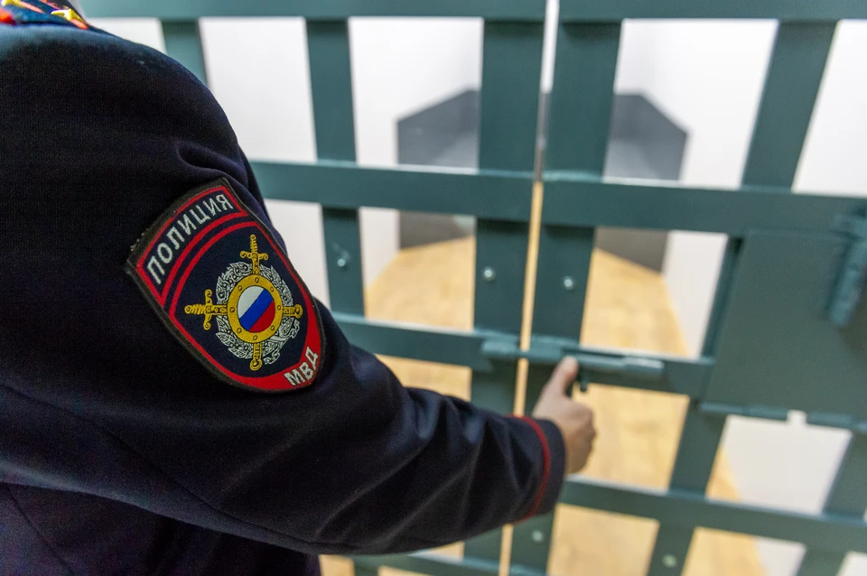 В Новокузнецке задержали нарушителя ПДД, который оказался в федеральном розыске.
