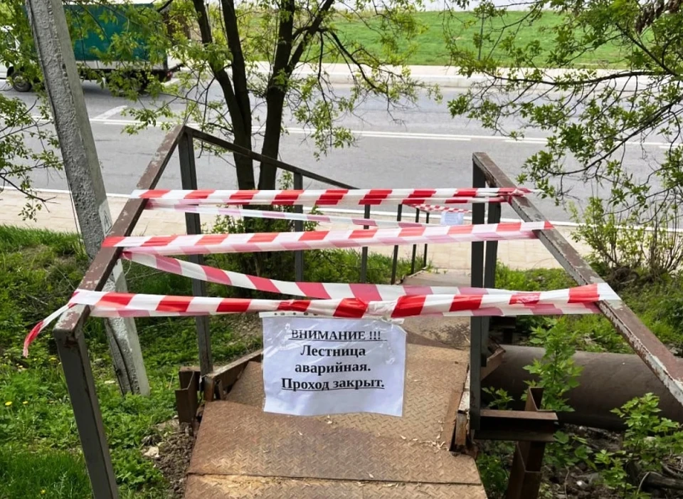 В Калуге перекрыли спуск к набережной Оки.