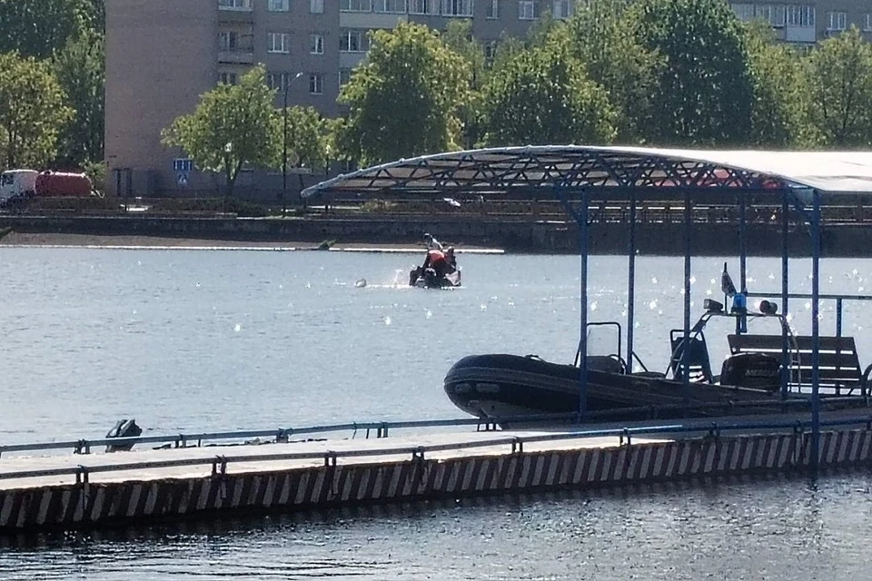 Школьника спасли на городском озере в Лиде. Фото: ОСВОД Беларуси.