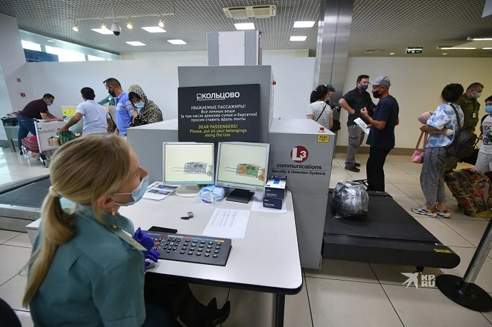 Пассажиры утверждают, что почувствовали себя плохо после завтрака в Кольцово