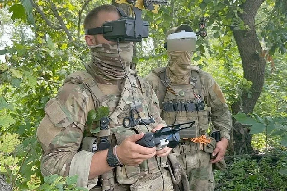 Операторы дронов уничтожают боевую технику ВСУ