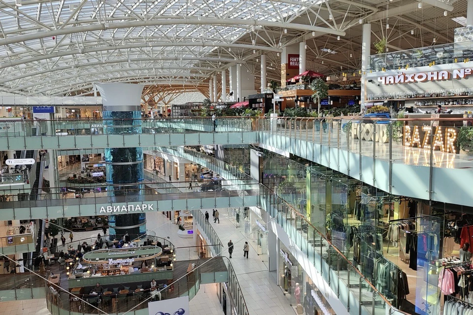 Семь ТЦ временно приостановят работу в центре Санкт-Петербурга днем 9 мая