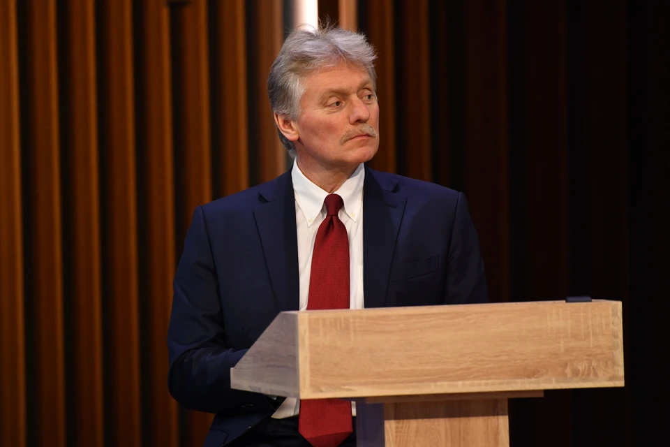 Песков: Инициатива Путина о прекращении огня ко Дню Победы остается в силе