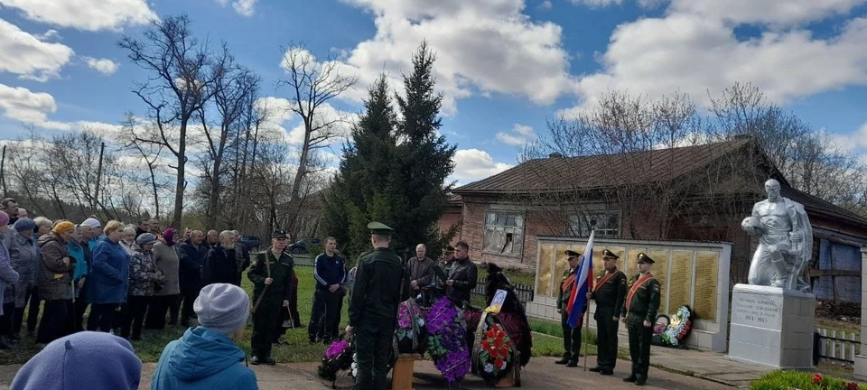 Бойца похоронили в селе Татаурово. Фото: пресс-служба администрация Татауровского сельского поселения
