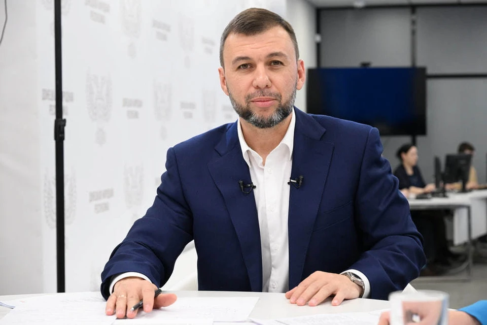 Глава ДНР Денис Пушилин поздравил жителей ЛНР с Днем Республики. Фото: Сайт Главы ДНР