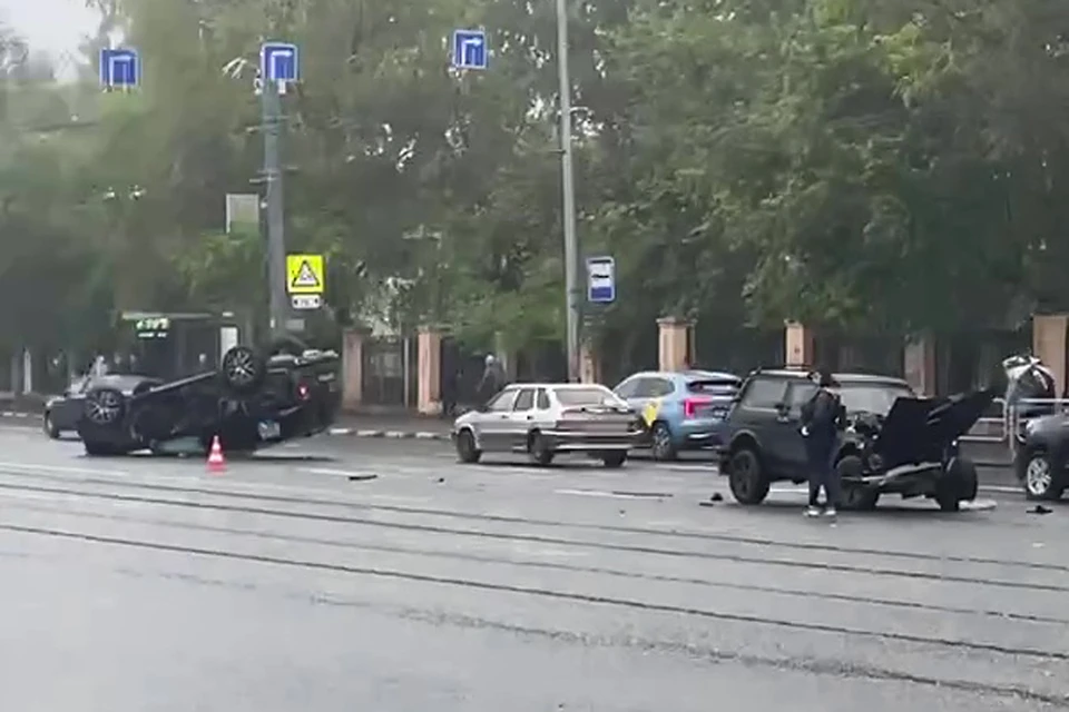 Каким-то чудом авария обошлась без пострадавших. Фото: читатель КП