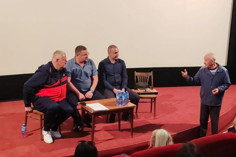 Глава Минспорта ДНР провел встречу с руководством Федерации настольного тенниса. Фото: ТГ/Мартынов