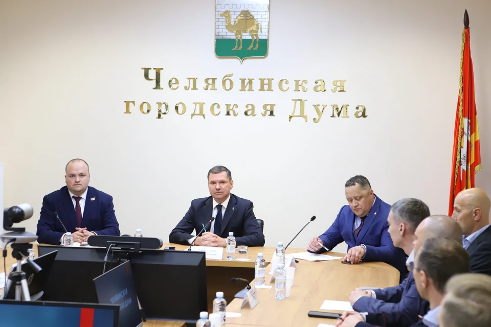 Поводом для обсуждения проблемы распространения наркотиков стал тревожный доклад главы городской полиции. Фото: Челябинская городская Дума.