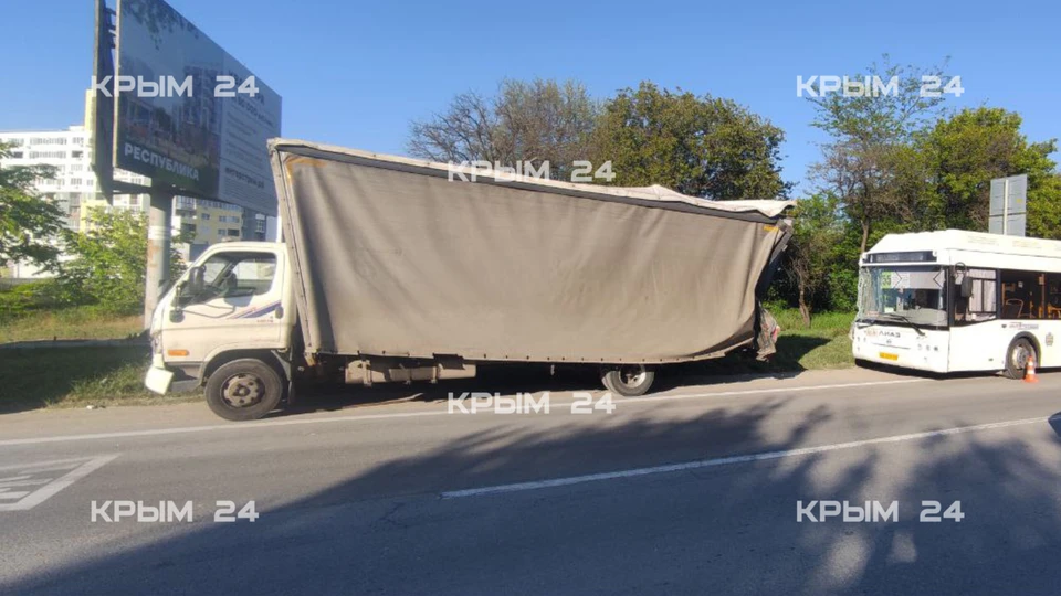 На трассе под Симферополем случилось ДТП. Фото: «Крым 24»