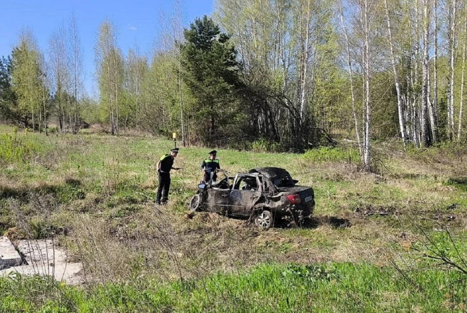Водитель легкового автомобиля погиб на месте, до прибытия бригады медиков Фото: ГАИ Свердловской области