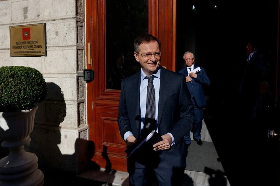 Глава российской делегации на переговорах в Стамбуле Владимир Мединский по итогам почти двухчасовых обсуждений с украинской делегацией сообщил, что стороны готовы продолжать контакты