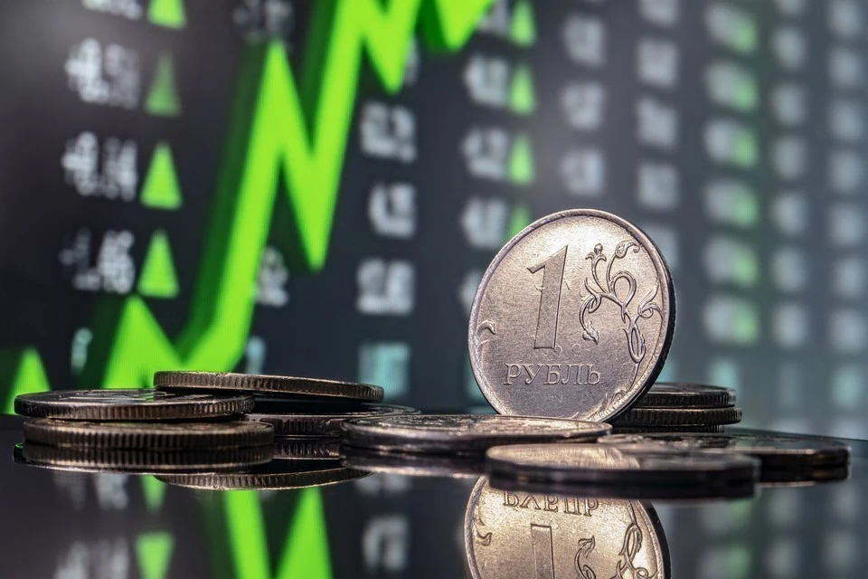 Россияне могут обменивать рубли на местную валюту в 10 странах