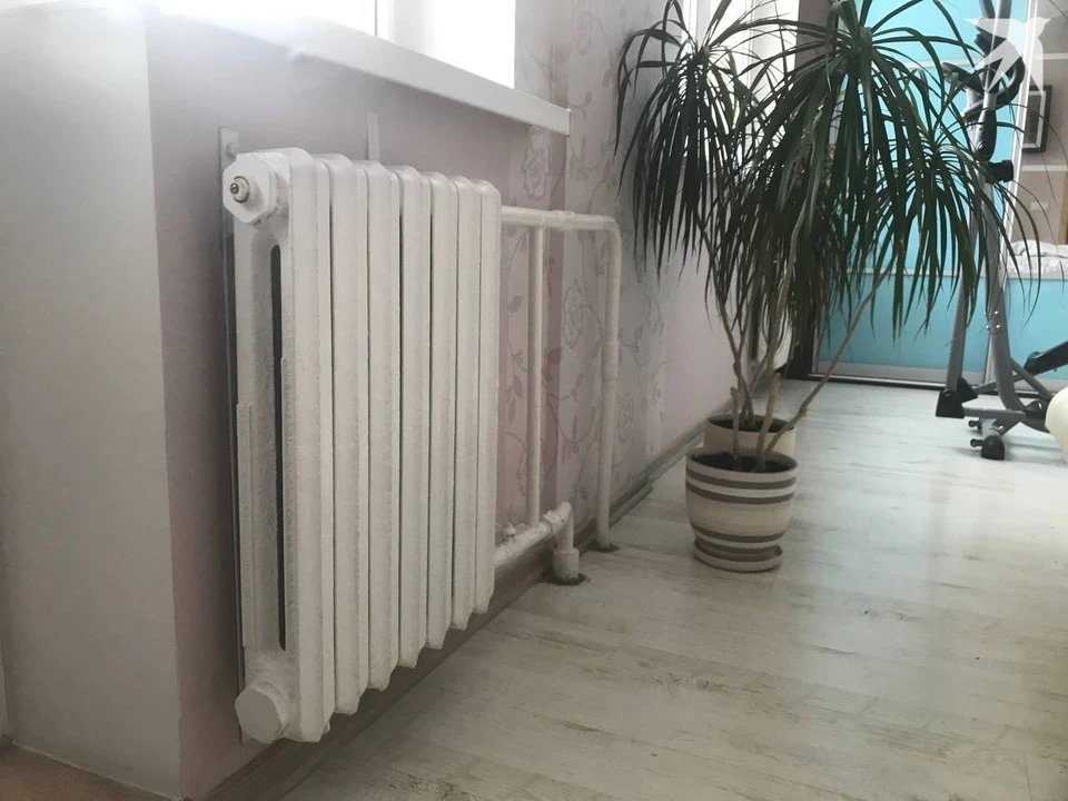 Несмотря на холодный май, батареи в квартирах минчан не потеплели. Фото: архив "КП".