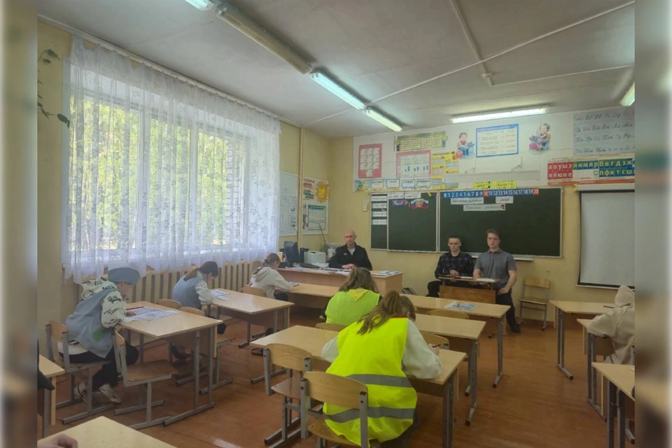 Юные инспекторы дорожного движения Ржева. Фото: Госавтоинспекция Тверской области.