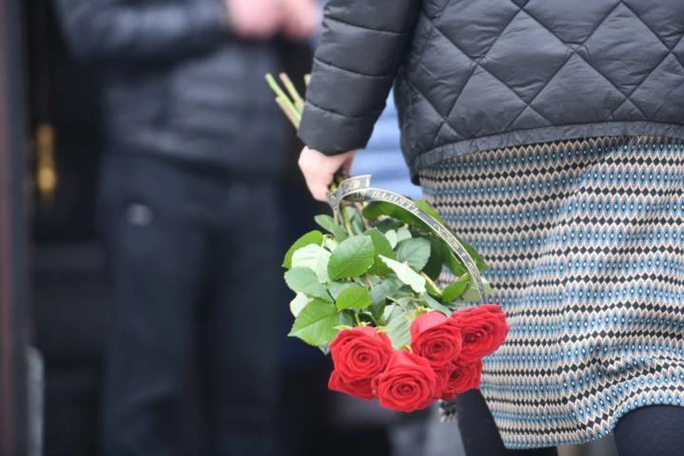 Родная мать пришли проводить Валентина в последний путь.