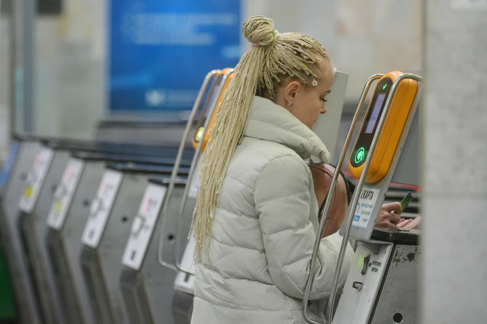 Во втором вестибюле станции метро «Площадь Ленина» в Новосибирске заменят турникеты.
