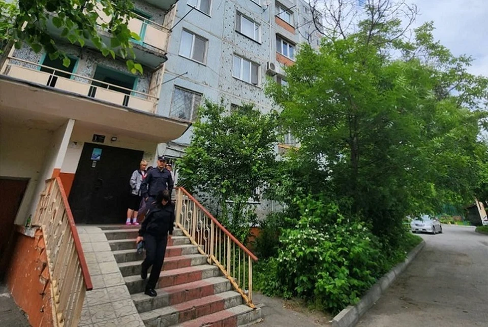 Ребенок выпал из окна 12 этажа многоквартирного дома по улице Кесаева во ВладикавказеФото: прокуратуры РСО-Алании.
