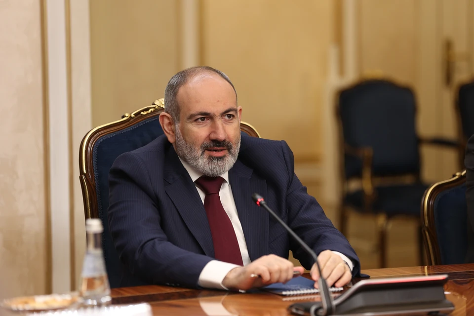 Пашинян пообещал изменить конституцию, если КС не одобрит соглашение с Баку