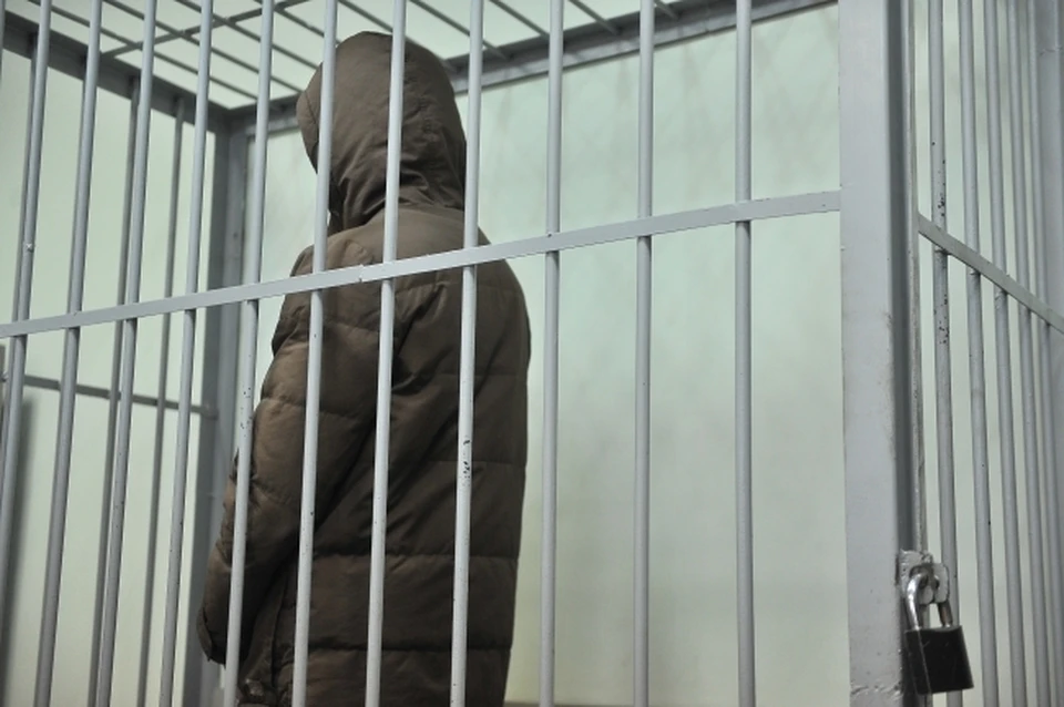Житель Сеймчана получил 200 часов обязательных работ за погром в доме бывшей тещи