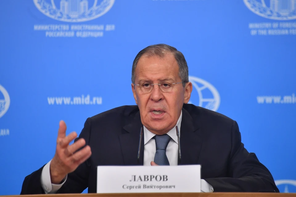 Лавров: Зеленский и его хунта понимают, что РФ наносит удары по военным объектам