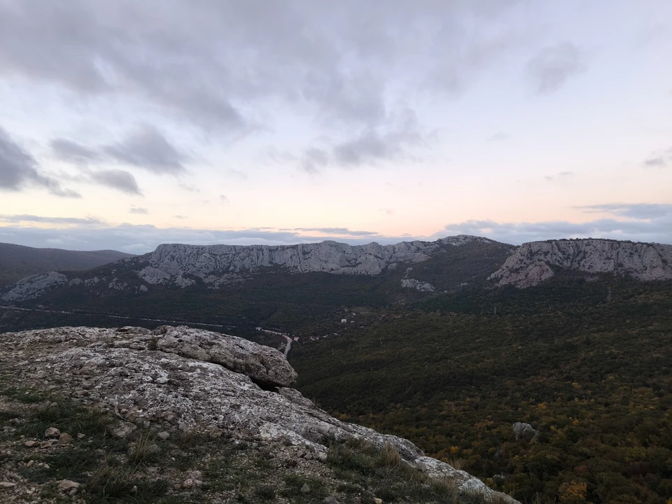 В Крыму сотрудники МЧС спасли заблудившегося велосипедиста