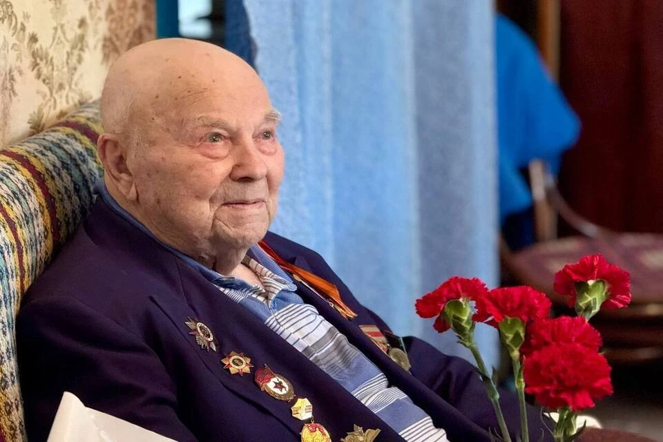 Борис Гулин – участник форсирования Немана, Почетный гражданин Тверской области.