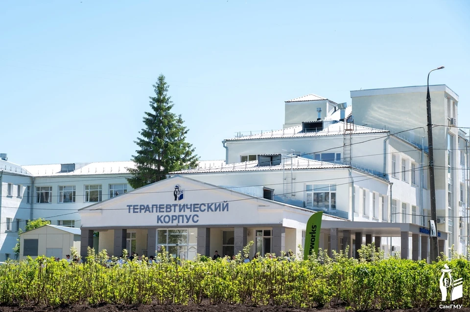 В основу дизайна благоустроенной территории легла эмблема вуза. Фото: пресс-служба СамГМУ