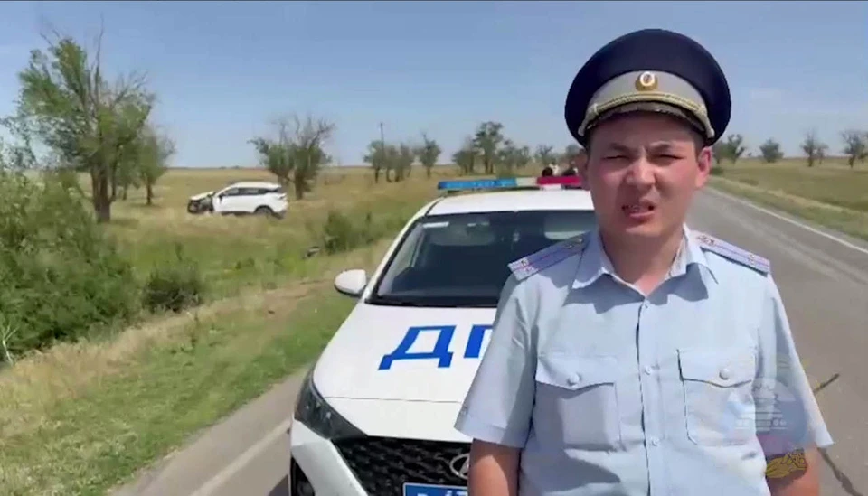 Внедорожник после аварии улетел в кювет.