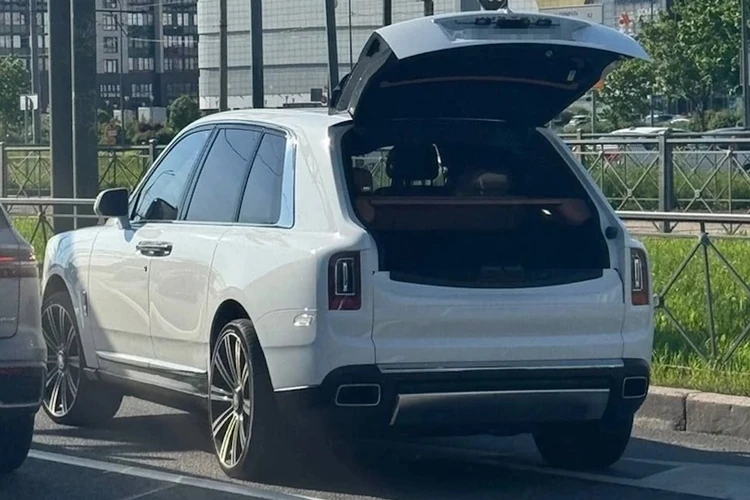 Не ДТП, а покушение на убийство: На водителя Rolls-Royce с блатными номерами, переехавшего байкера, возбудили два уголовных дела